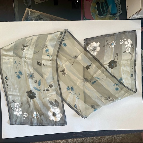 100% Silk Elaine Gold for Collection XIIX ltd Sheer Floral Rich Scarf - Picture 8 of 8